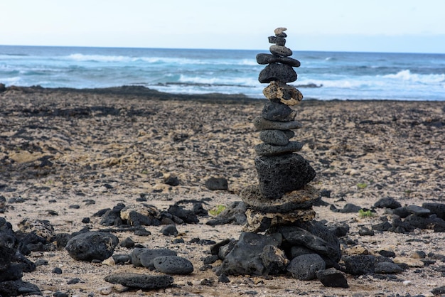 Куча камней на пляже