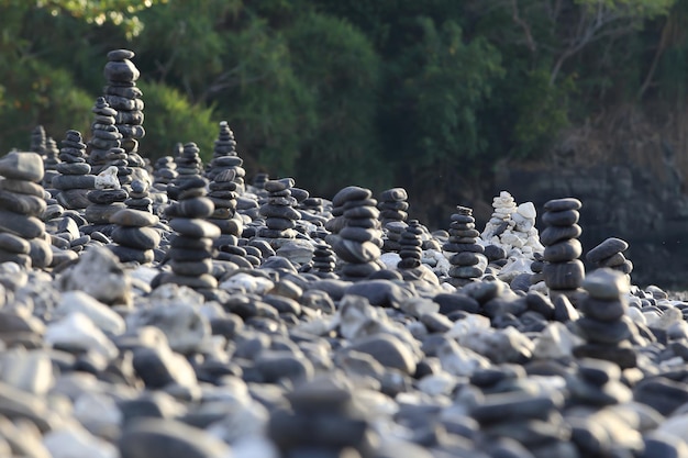 Photo stack of stones on pebbles