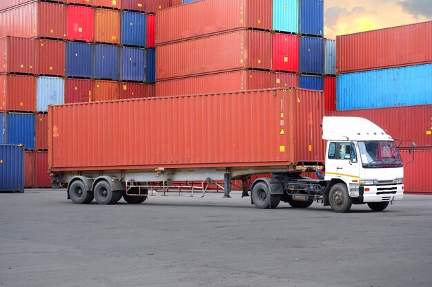 Photo stack of truck on pier