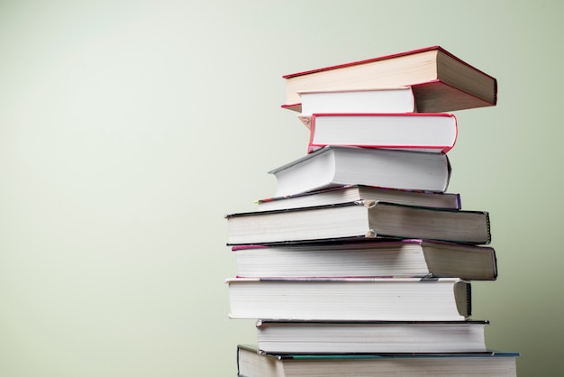 Photo stacked books with different colors