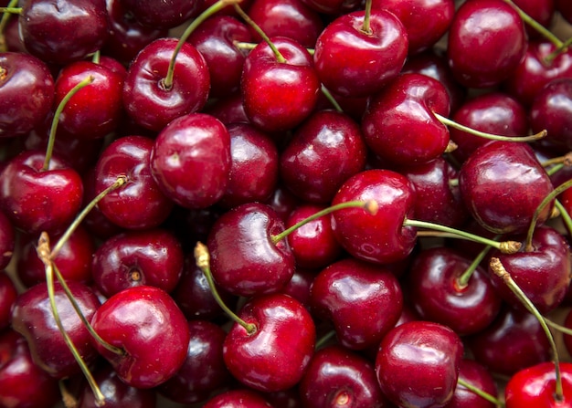 Photo stacked cherries close up