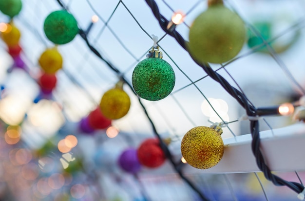 Stadsboulevard versierd met nieuwjaarsverlichting