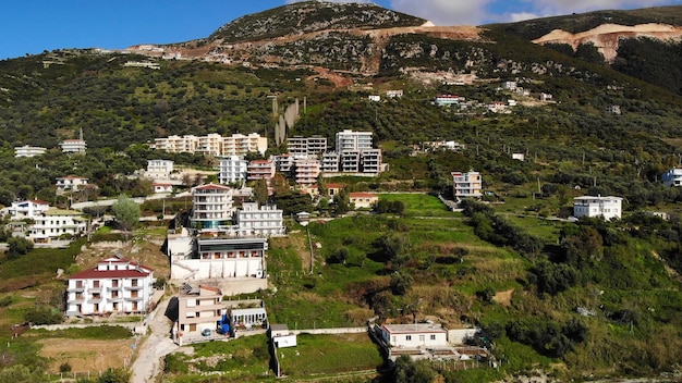 Stadsgezicht gezien vanaf Kuzum Baba Hill Luchtfoto Stadszicht Stadspanorama van het stadscentrum van Vlorë