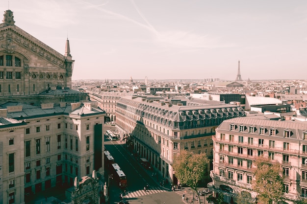 Stadsgezicht uitzicht op de prachtige gebouwen en de Eiffeltoren