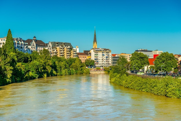 Stadsgezicht van Villach, een kleine Alpenstad in Oostenrijk