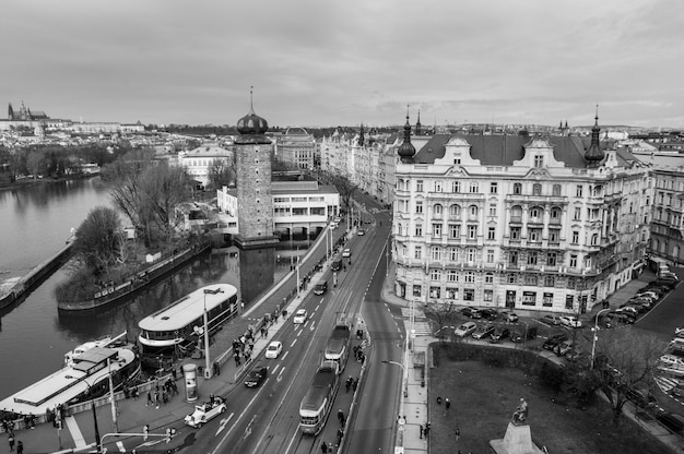 stadsgezichten van de stad Praag in de winter