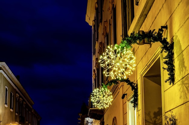 Stadslichten klaar voor kerst