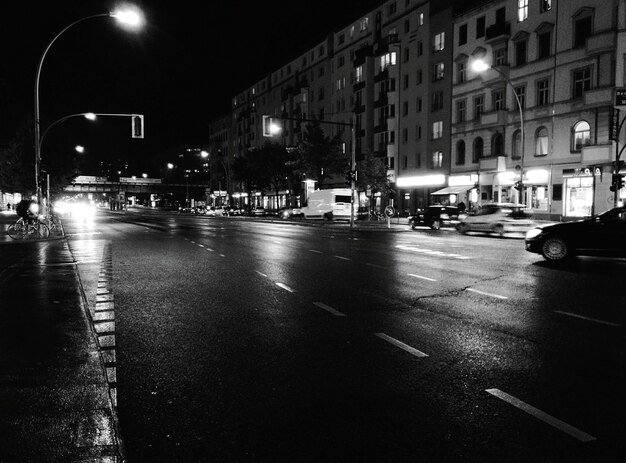 Foto stadsstraat's nachts