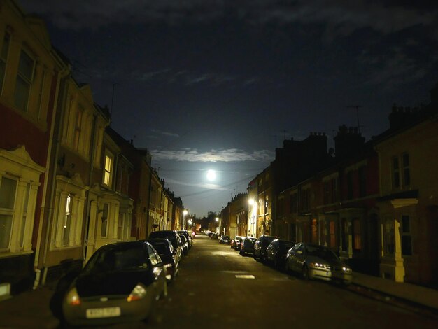 Foto stadsstraat's nachts