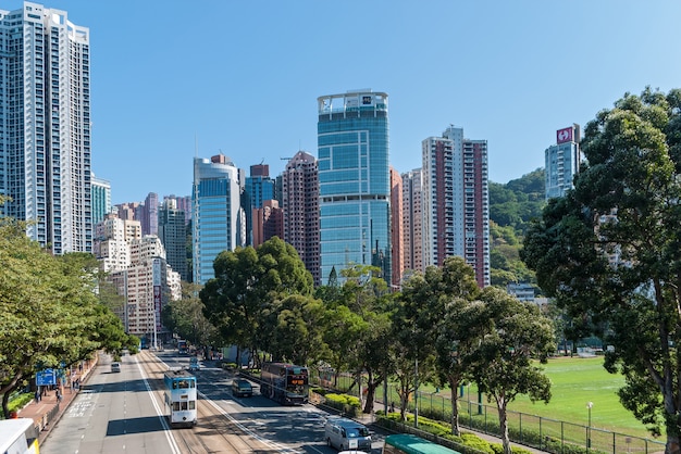 stadswolkenkrabbers zijn beroemde bezienswaardigheden van hong kong is een van de meest dichtbevolkte