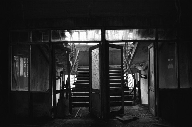 Photo staircase at abandoned school in pripyat ukraine