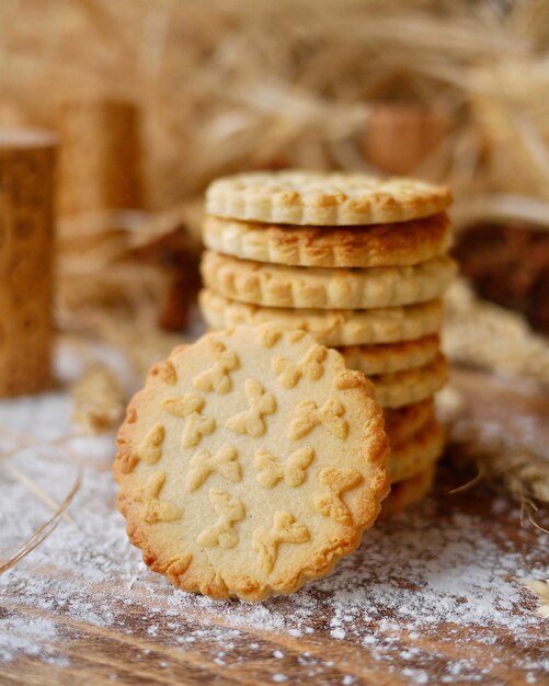 Biscotti ritagliati con stampa farfalle