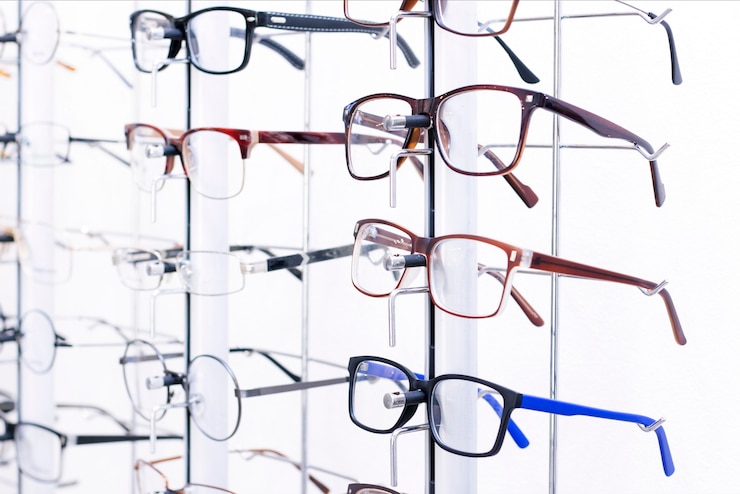 Photo stand with eyeglasses in the store