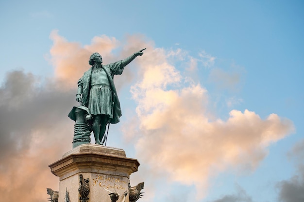 Foto standbeeld en kathedraal van columbus parque colon santo domingo dominicaanse republiek