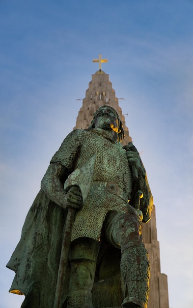 Standbeeld van Leif Erikson, bijgenaamd de gelukkige eerste Viking-ontdekkingsreiziger die Noord-Amerika bereikte