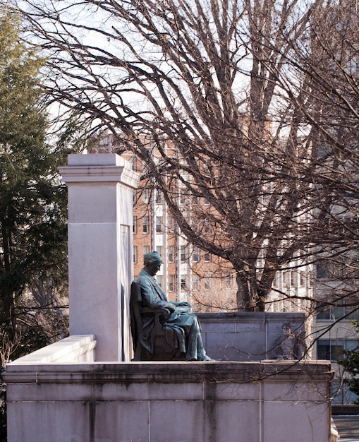 Standbeeld van president Buchanan in Meridian park