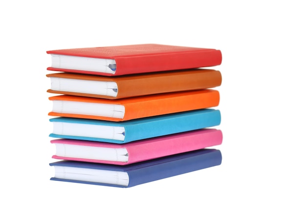 Stapel boeken geïsoleerd op een witte achtergrond