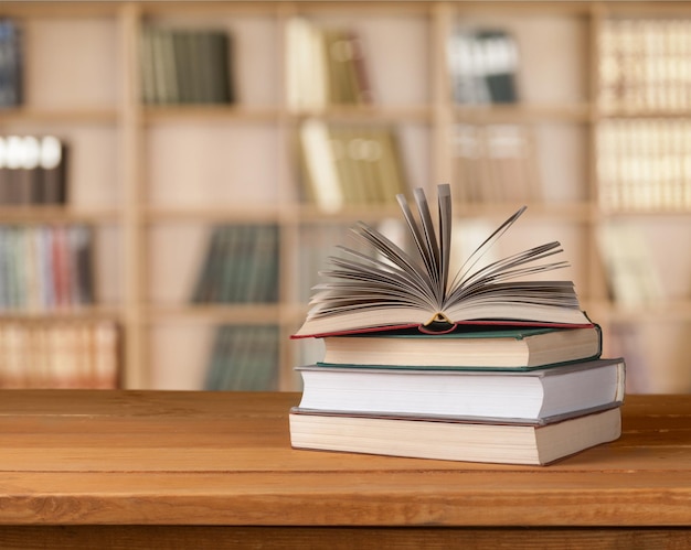 Stapel boeken, onderwijs en leerachtergrond