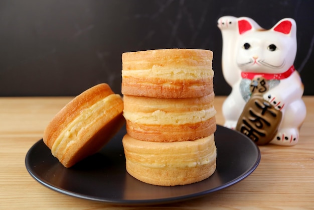 Stapel Japans Traditioneel Dessert Genaamd Obanyaki Smakelijke Azuki Rode Bonenpasta Gevulde Pan Cake