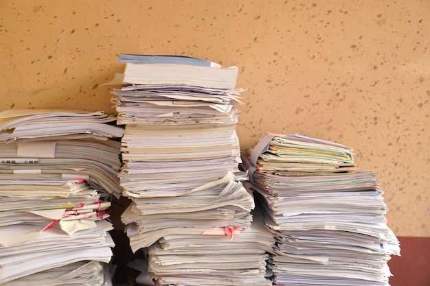 Foto stapel oude boeken en documenten