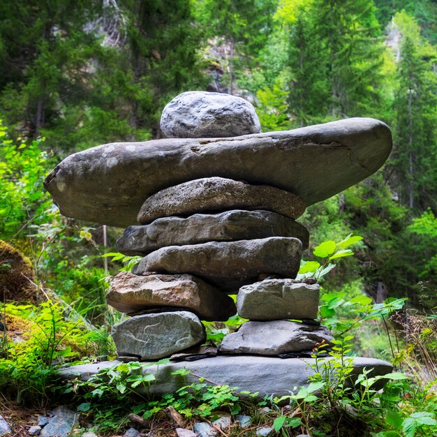 Stapel rotsen in Alpen, Frankrijk