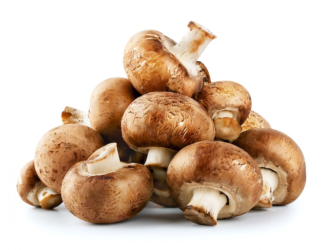 Stapel van rauwe champignons