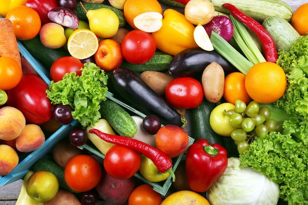 Foto stapel vers fruit en groenten van dichtbij