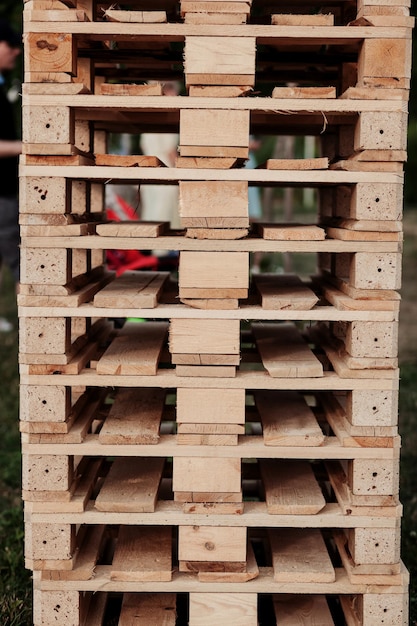 Stapels houten pallets