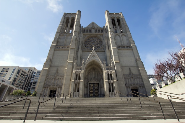 Stappen naar grace cathedral in san francisco