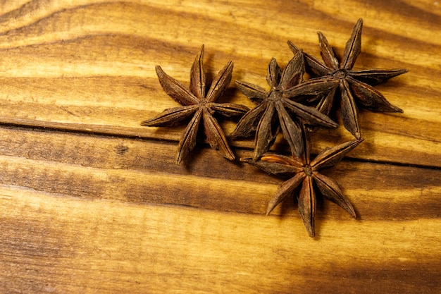 Photo star anise on wooden table