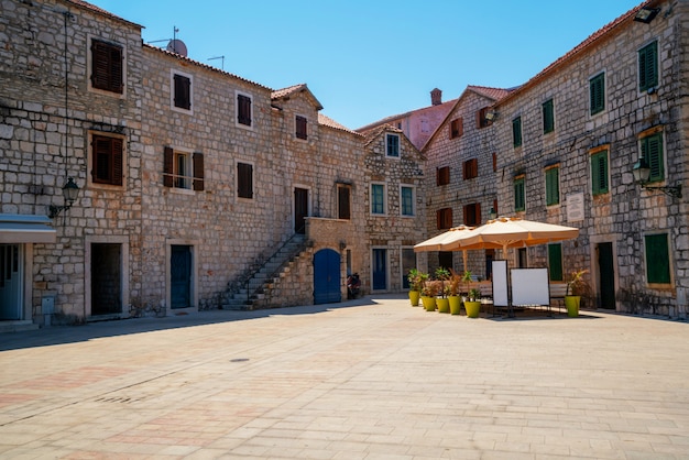 Foto stari grad sull'isola di hvar in croazia in europa