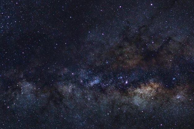 Фото Звездное ночное небо млечный путь галактика с звездами и космической пылью во вселенной