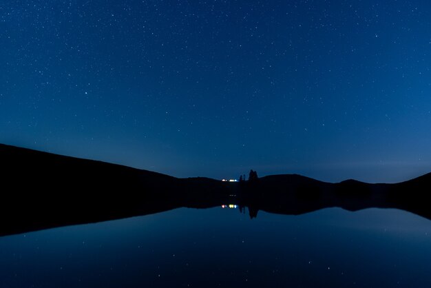 草原の夜の星空