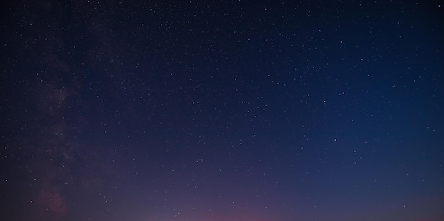 Cielo stellato paesaggio notturno vista della via lattea