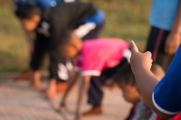 子供たちの走るレースの始まり