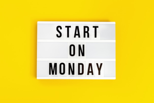 Start on monday text on ligthbox