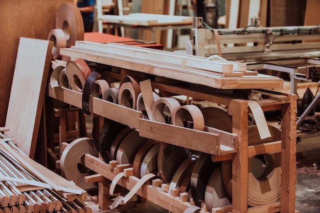 Foto una macchina cnc all'avanguardia in un moderno impianto di lavorazione del legno mostra la fusione senza cuciture di