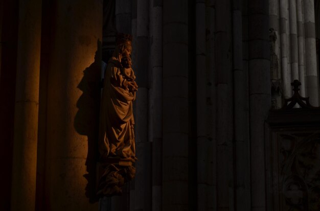 Photo statue of a building