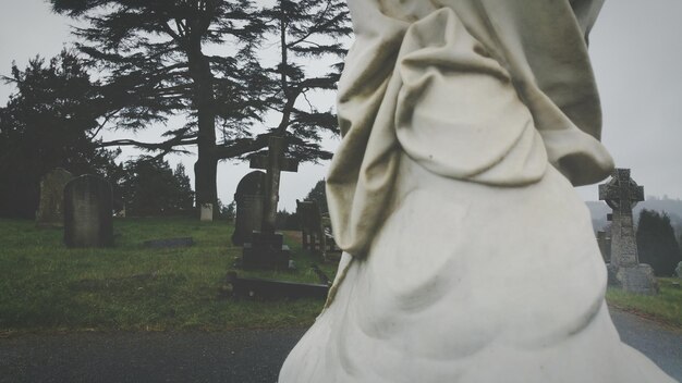 Photo statue at cemetery