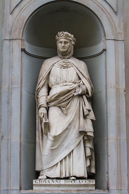 Statue of Giovanni Boccaccio in Florence