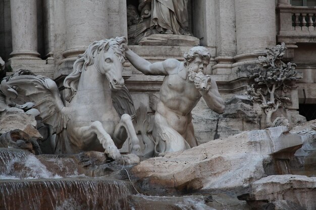 Foto statua di edificio storico