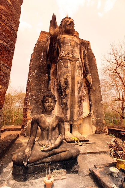 Photo statue of historic building