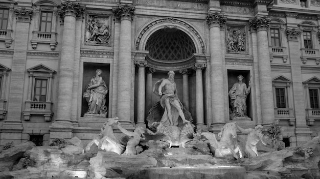 Foto statua di edificio storico