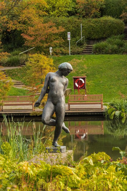 Photo statue of lake