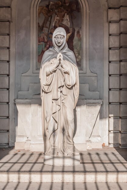 Photo statue of the madonna