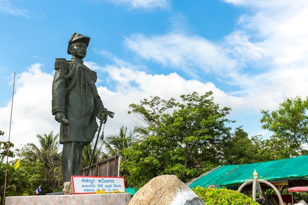 Photo statue near big buddha monument phuket thailand thai style statues acting wai or sawasdee