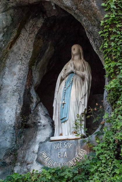 写真 ルルドフランスの聖母の像
