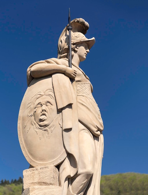 Foto statua nella città vecchia di heidelberg in germania