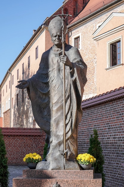 クラクフの教皇ヨハネパウロの像