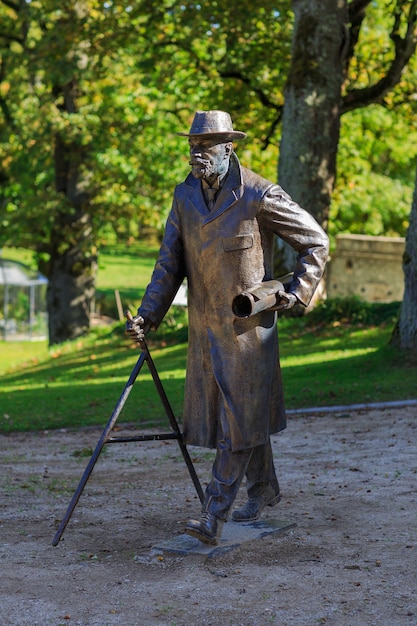 the statue of the surveyor in the old farm